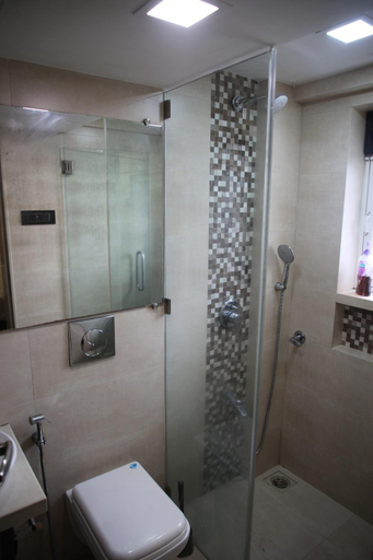 Bathroom 2, Mumbai BNB, Mumbai Suburban