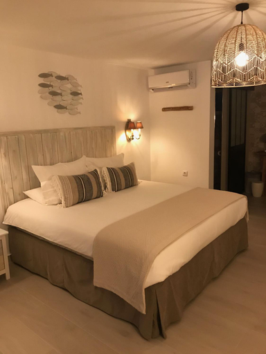 Others 5, Finca Pura, Clothing Optional Guestrooms, Alicante