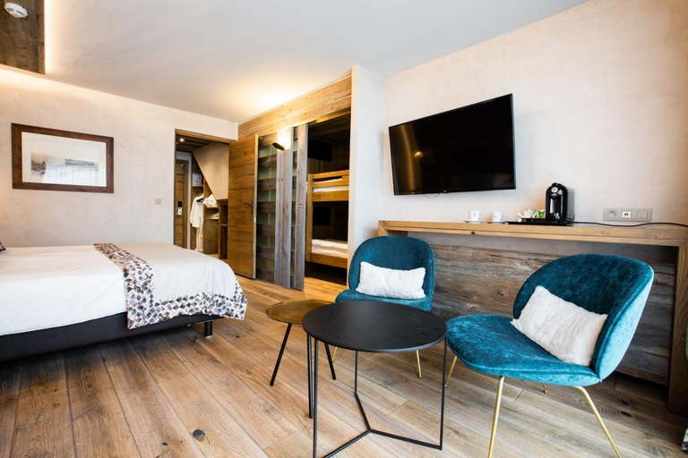 Bedroom 3, Hotel Champs Fleuris Morzine, Haute-Savoie