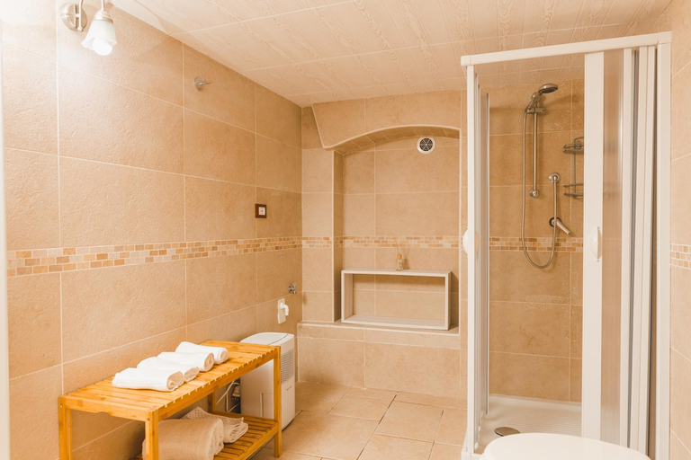 Bathroom 3, La Casetta Antica, Bari