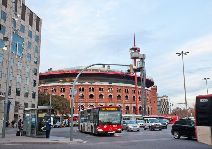 Exterior & Views