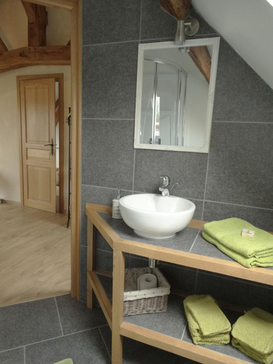 Bathroom 1, La Vannerie, Aisne