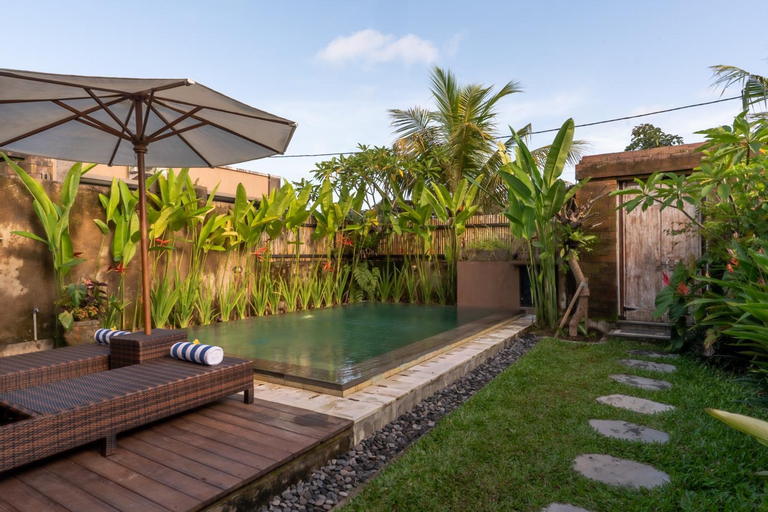 Swimming Pool 17
