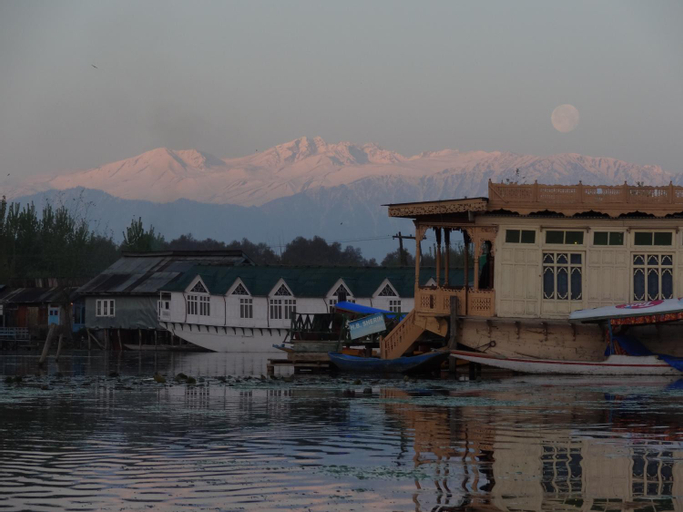 Houseboat Moon of Kashmir, Srinagar