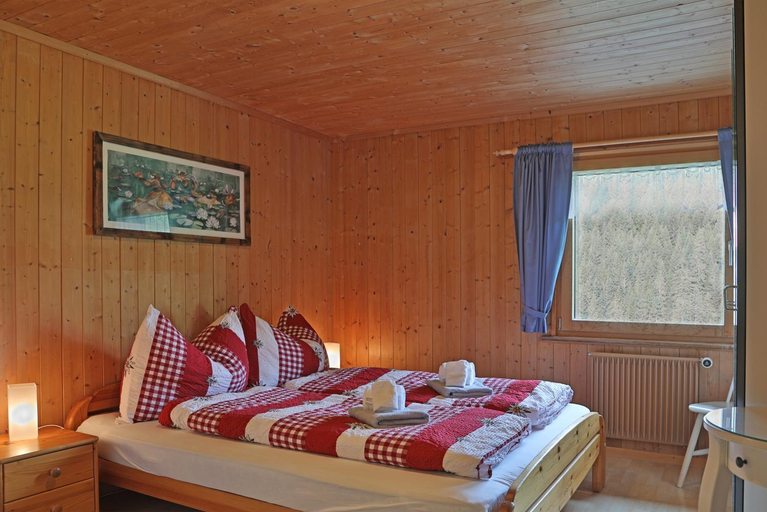 Bedroom 2, Gasthaus Bellawiese, Prättigau/Davos