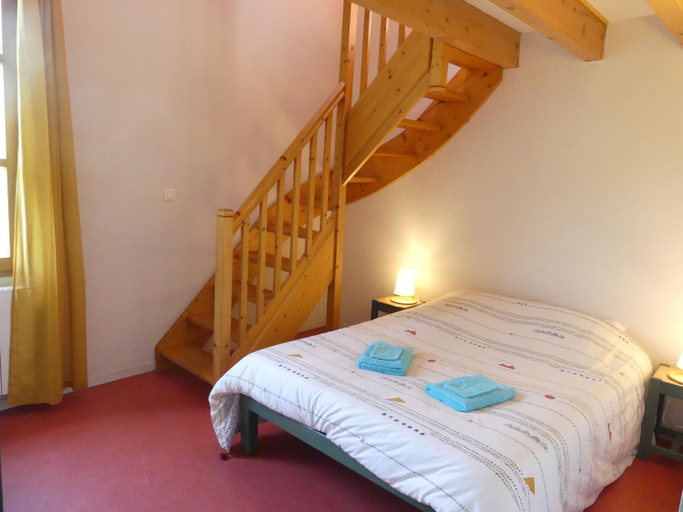 Bedroom 2, Gite de Llo - Vue Pyrenees, chambres & PDJ inclus, Pyrénées-Orientales