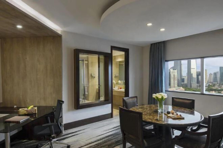 Dining Room 6