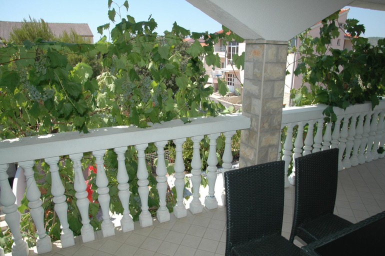 Balcony/terrace 3, Apartments Anton, Vodice