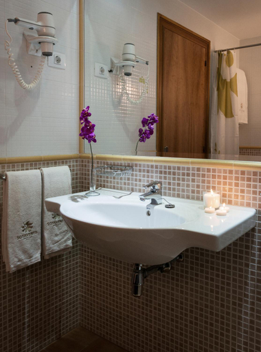 Bathroom, Sotavento Beach Club, Las Palmas