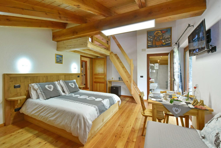 Others 5, La Casa Della Guida, Aosta