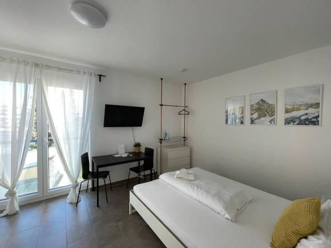 Bedroom 18