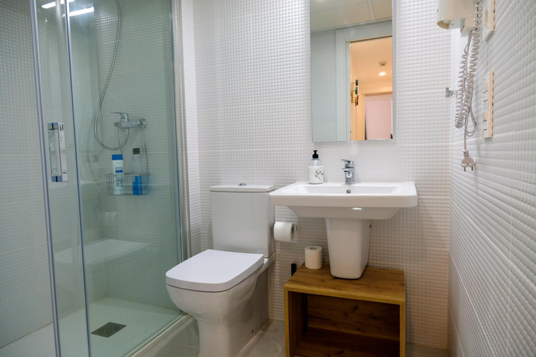 Bathroom 4, Silken Casa Platerias Siglo Xv, Zaragoza