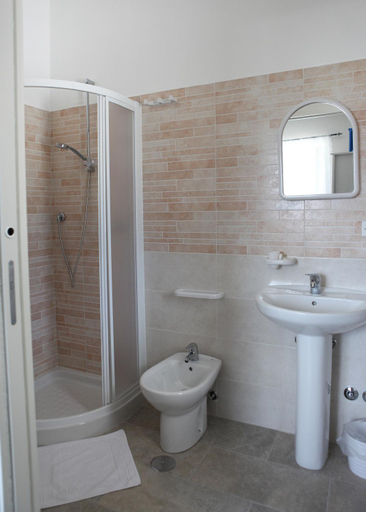 Bathroom, B&B Masseria Cozzi, Potenza