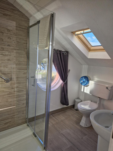 Bathroom 3, Churchfield B&B