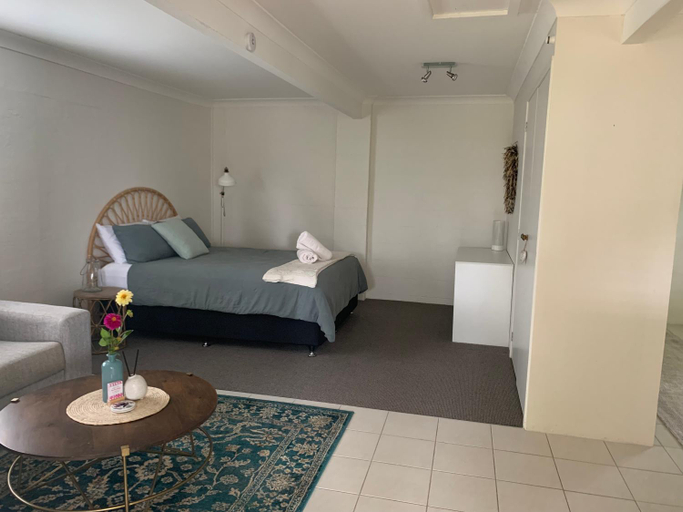 Others 4, Fernmount Stay, Bellingen