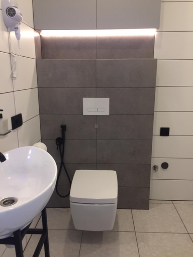 Bathroom 2, MAKSIM Modern Apartment, L'vivs'ka