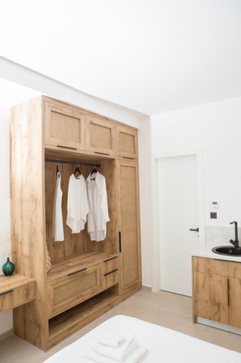 Others 4, Le Quartier Comfy Studios, Epirus