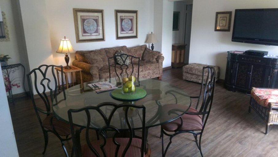 Dining Room 4