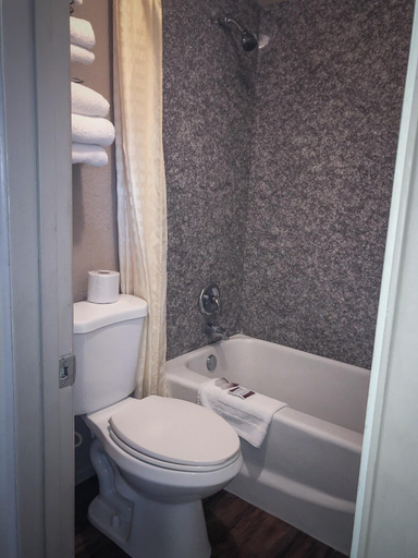 Bathroom 3, Best Inn Texas, Hockley