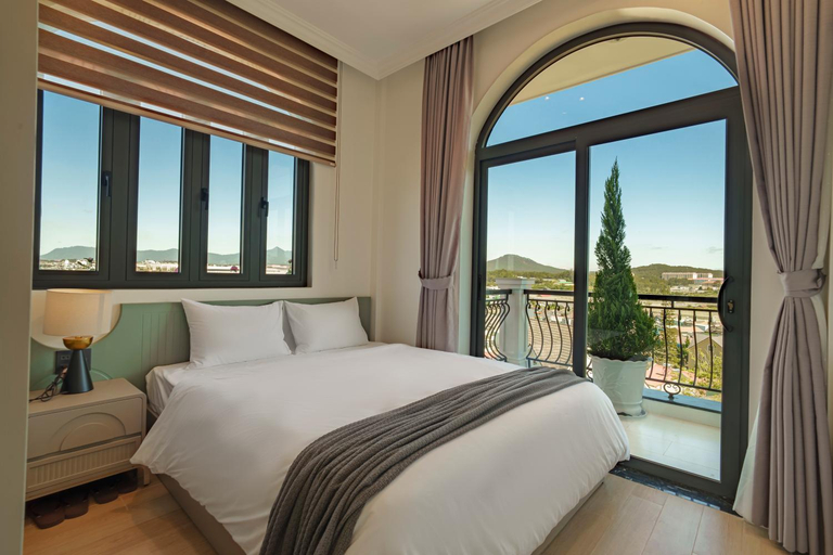 Bedroom 13