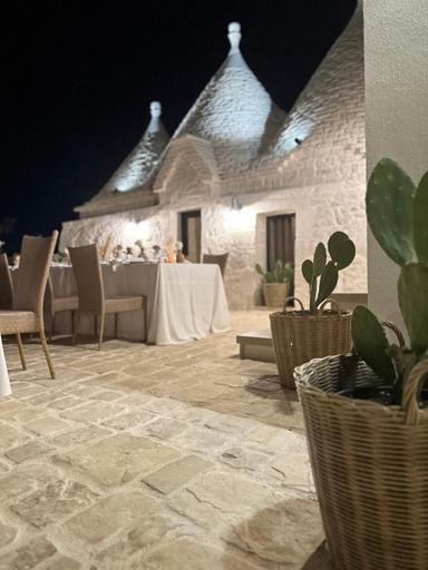 Food & Drinks 5, Trulli Enjoy, Bari