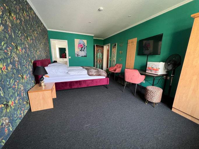Bedroom 4, SmartHotel Flamingo self-check-in, Gießen