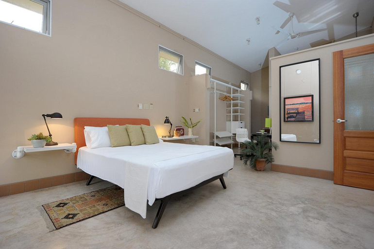 Others 2, 4 Casitas