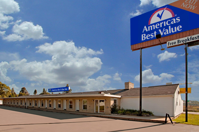 Exterior & Views 2, Valued Stay Mayflower, Dane