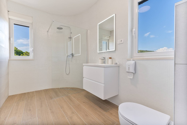Bathroom 3, Luxury Living at Horizon Retreat, Marina