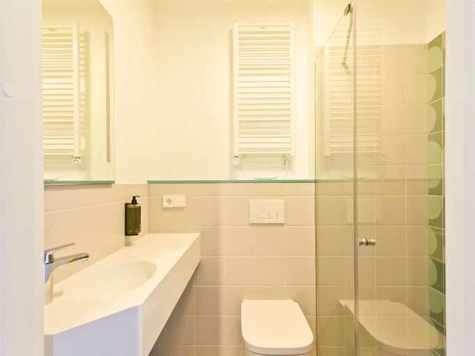 Bathroom 5, ibis Styles Kaunas Centre, Kauno