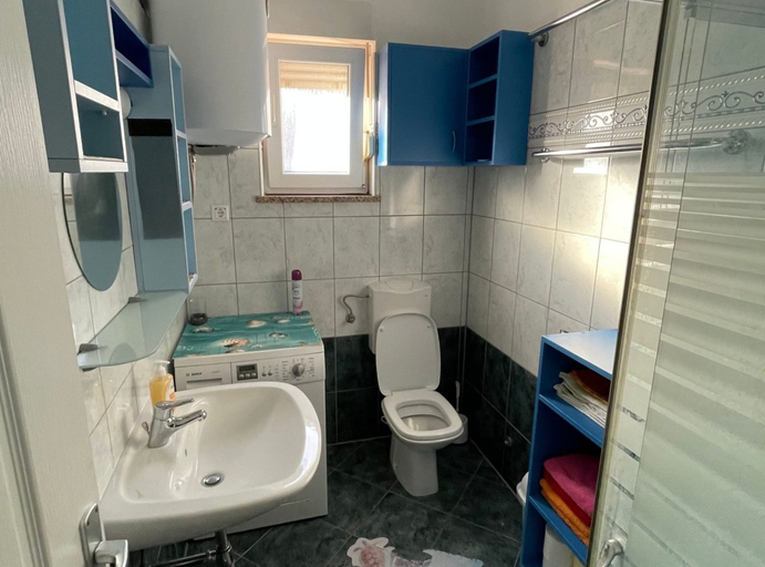 Bathroom 3, Classic and Modern Umag Apartment With Terrace and BBQ, Umag