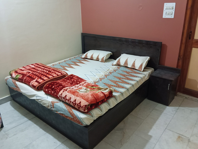 Bedroom 2, HGRD Guest House & Restaurant, Kullu