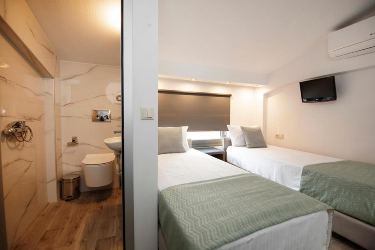 Bedroom 2, 4-You Family Hotel, Central Macedonia
