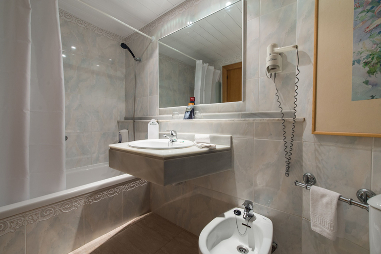 Bathroom 4, Hotel Exagon Park, Baleares