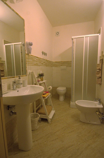 Bathroom 3, B&B Il Poggio di Fiore, Pisa