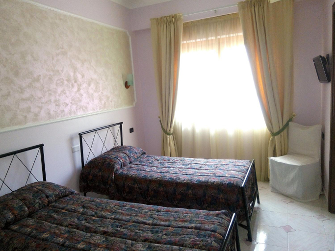 Bedroom 2, HOTEL AL QUERCETO, Benevento