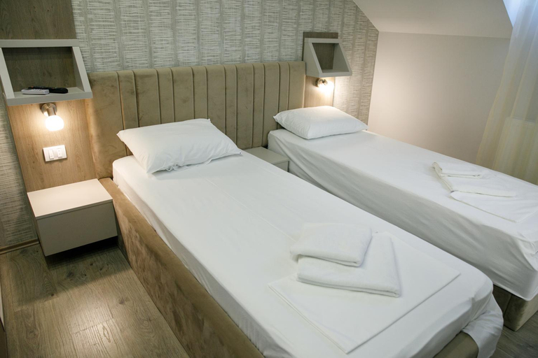 Others 3, Fine Suites, Niš