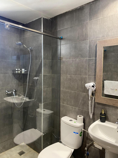Bathroom 3, Eventi Club by cite des sports adarissa, Zouagha-Moulay Yacoub