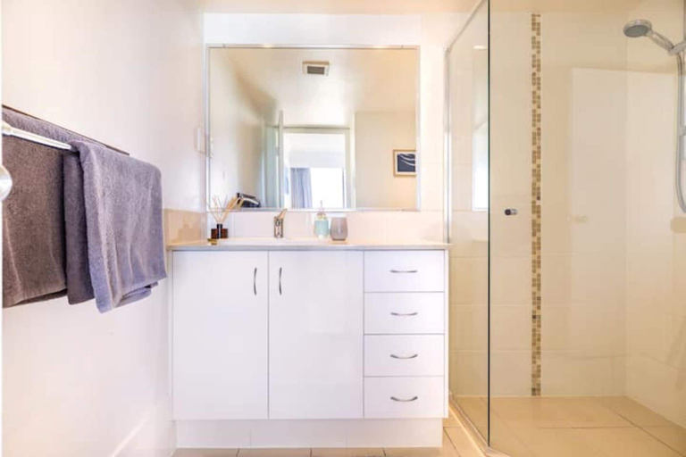 Bathroom 3, Ocean Front Escape on Palm Beach, Gold Coast