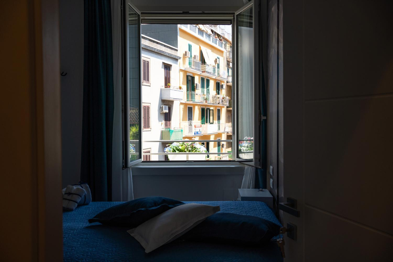 Others 4, L' Angolo dei poeti - Bed and Breakfast, Bari