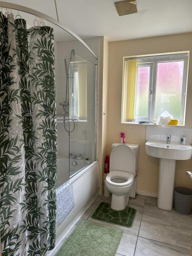 Others 2, Rooms 7 minutes from Etihad, Manchester