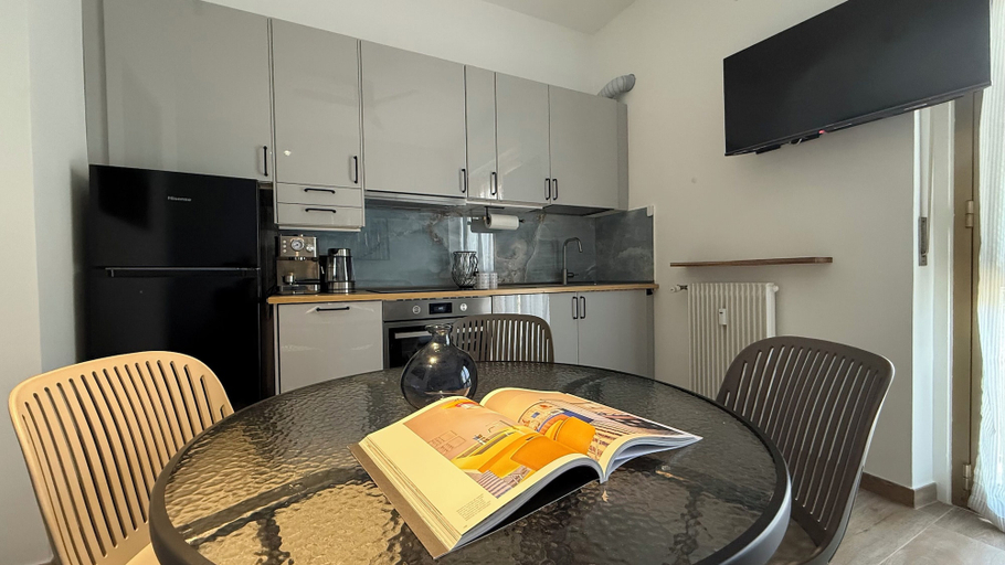 Others 5, M&P Beach House, Imperia