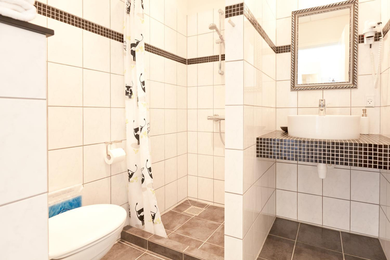 Bathroom 3, Bromølle Kro, Kalundborg
