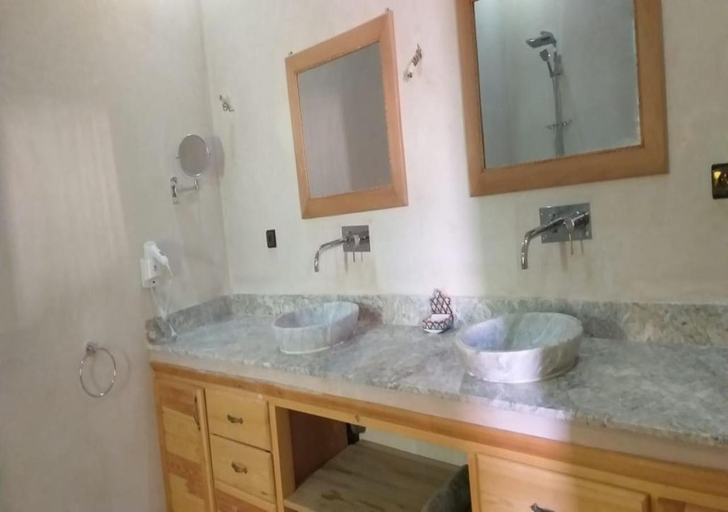 Bathroom, Kasr Tin Hinane, Errachidia