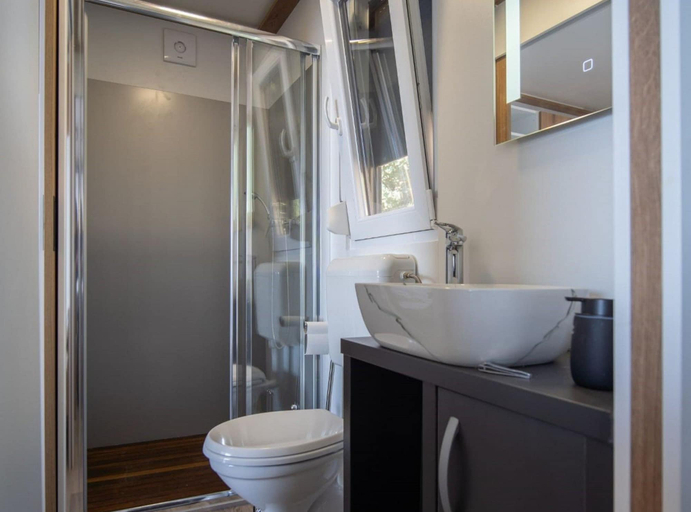 Bathroom 4, Seaside Deluxe Escape at Klenovica Camping, Novi Vinodolski
