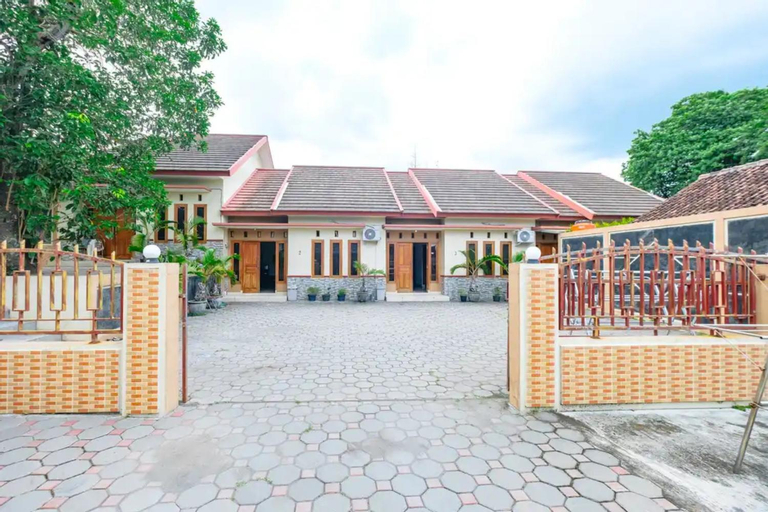 Exterior 2