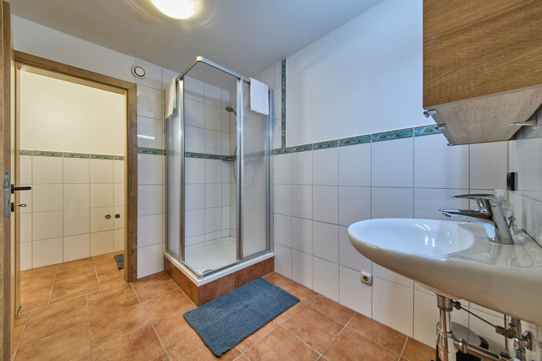 Bathroom 3, Apartment Eastside Top 8, Zell am See