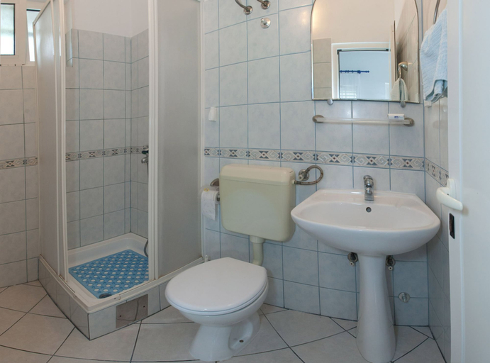 Bathroom 3, Apartments Toplak, Sućuraj