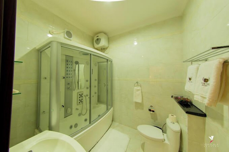 Bathroom, The Coral Luxury Apartment, AbujaMun
