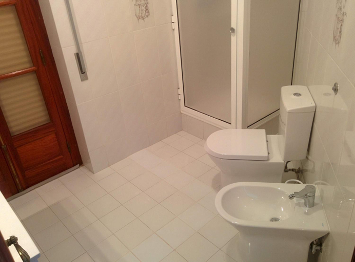 Bathroom 9